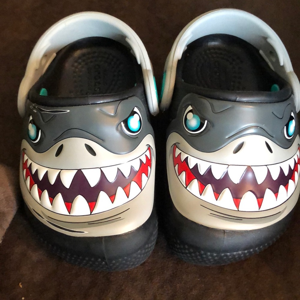 Crocs light up toddler size 4